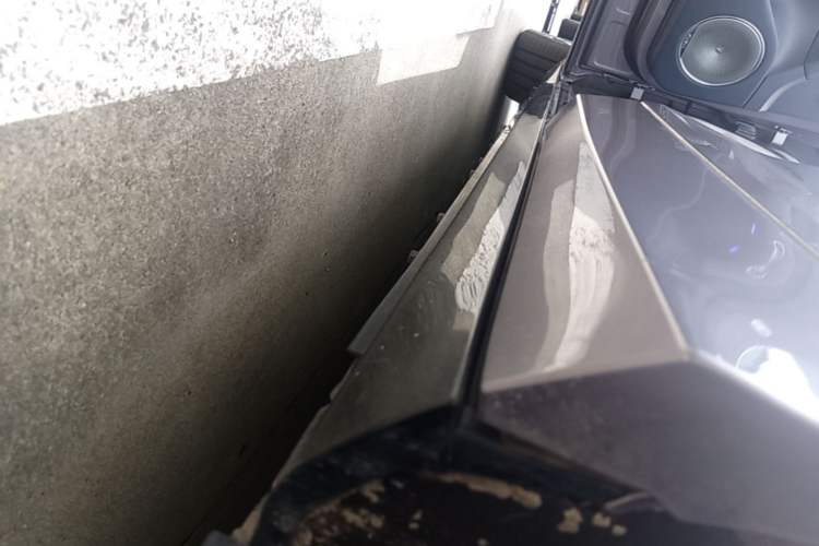 Used VOYAH FREE 2025 Model FREE+ Four-Wheel-Drive Qiankun Edition Left Side Sill