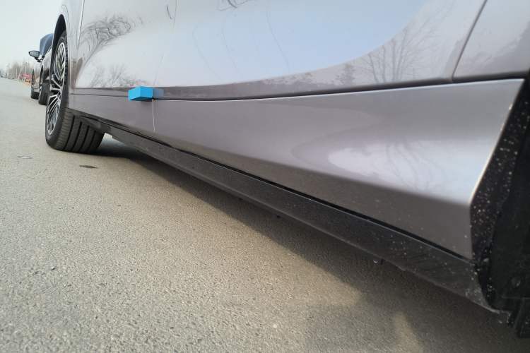 Used VOYAH FREE 2025 Model FREE+ Four-Wheel-Drive Qiankun Edition Left Side Sill