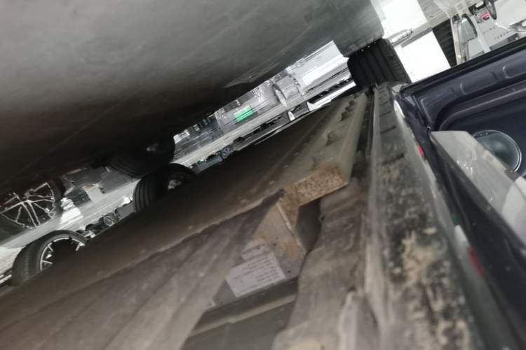 Used VOYAH FREE 2025 Model FREE+ Four-Wheel-Drive Qiankun Edition Left Side Sill