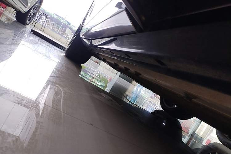 Used VOYAH FREE 2025 Model FREE+ Four-Wheel-Drive Qiankun Edition Left Side Sill