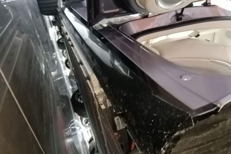 Used VOYAH FREE 2025 Model FREE+ Four-Wheel-Drive Qiankun Edition Left Side Sill