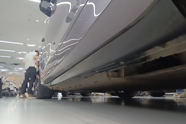 Used VOYAH FREE 2025 Model FREE+ Four-Wheel-Drive Qiankun Edition Left Side Sill