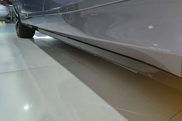 Used VOYAH FREE 2025 Model FREE+ Four-Wheel-Drive Qiankun Edition Left Side Sill