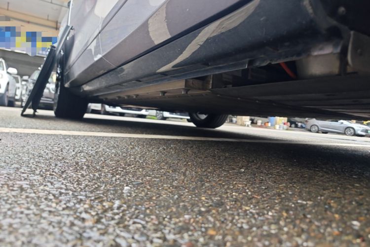 Used VOYAH FREE 2025 Model FREE+ Four-Wheel-Drive Qiankun Edition Left Side Sill