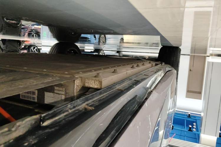 Used VOYAH FREE 2025 Model FREE+ Rear-Drive Qiankun Edition Left Side Sill