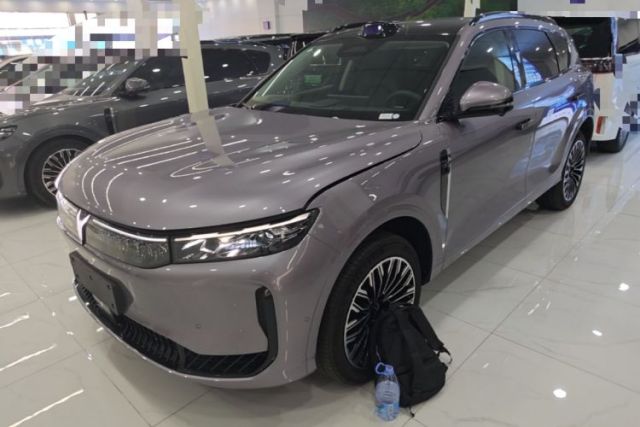 Used VOYAH FREE 2025 Model FREE+ Four-Wheel-Drive Qiankun Edition