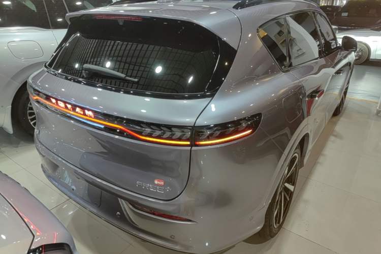 Used VOYAH FREE 2025 Model FREE+ Four-Wheel-Drive Qiankun Edition Rear Right 45 Deg