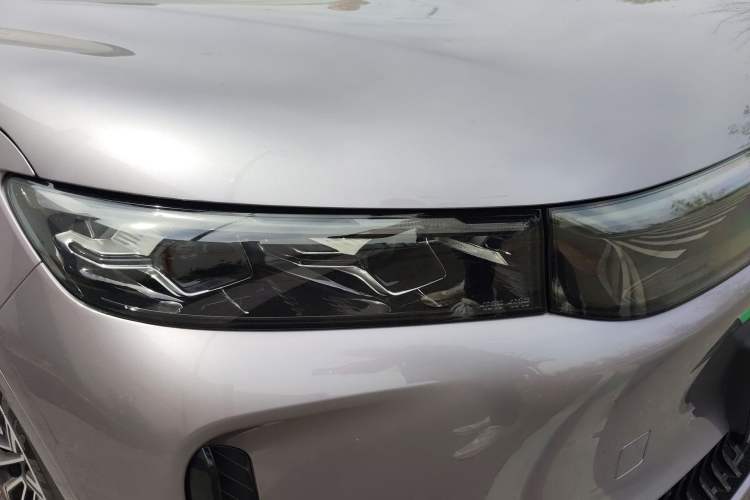 Used VOYAH FREE 2025 Model FREE+ Four-Wheel-Drive Qiankun Edition Right Front Headlight