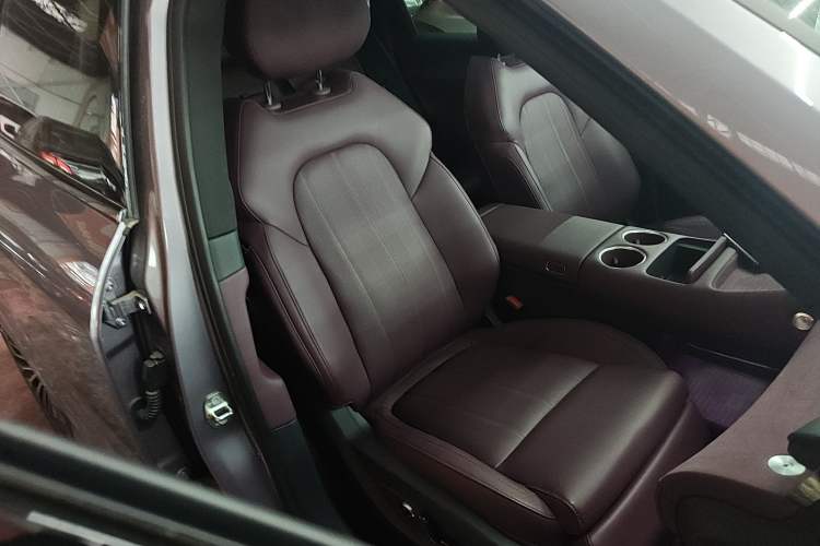Used VOYAH FREE 2025 Model FREE+ Four-Wheel-Drive Qiankun Edition Right Front Seat