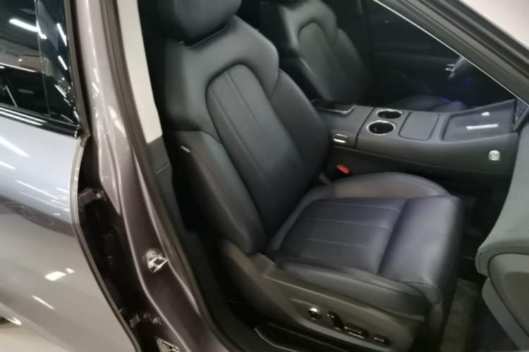 Used VOYAH FREE 2025 Model FREE+ Four-Wheel-Drive Qiankun Edition Right Front Seat