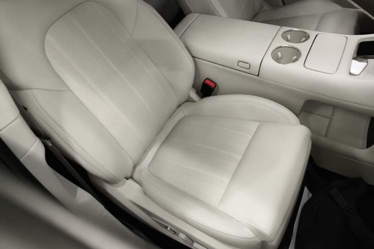 Used VOYAH FREE 2025 Model FREE+ Four-Wheel-Drive Qiankun Edition Right Front Seat