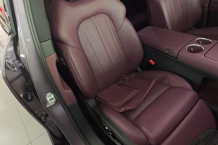 Used VOYAH FREE 2025 Model FREE+ Four-Wheel-Drive Qiankun Edition Right Front Seat