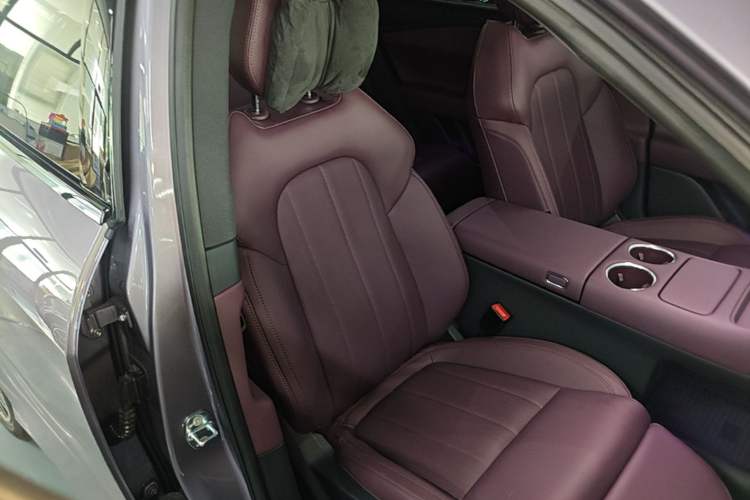 Used VOYAH FREE 2025 Model FREE+ Rear-Drive Qiankun Edition Right Front Seat