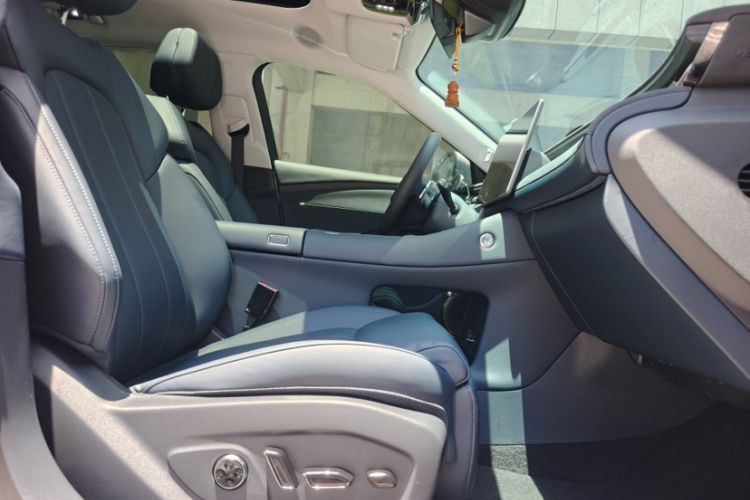 Used VOYAH FREE 2025 Model FREE+ Four-Wheel-Drive Qiankun Edition Right Front Seat