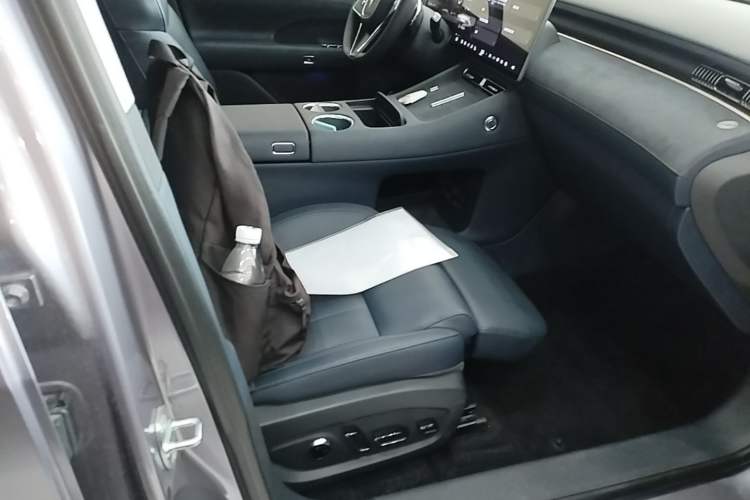 Used VOYAH FREE 2025 Model FREE+ Four-Wheel-Drive Qiankun Edition Right Front Seat