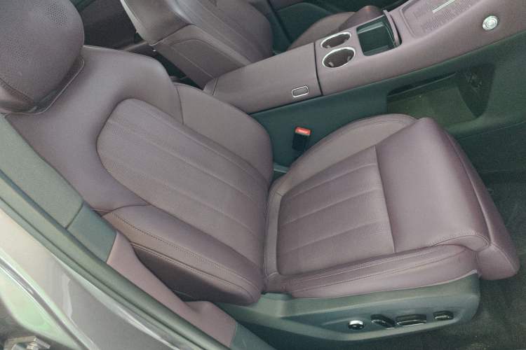 Used VOYAH FREE 2025 Model FREE+ Four-Wheel-Drive Qiankun Edition Right Front Seat