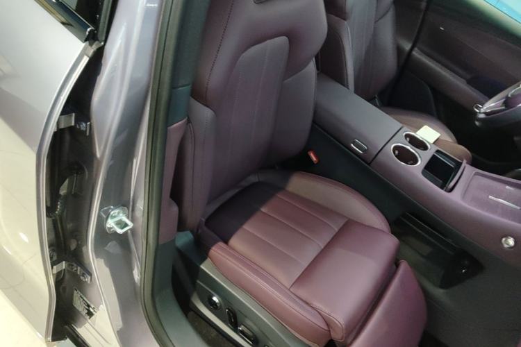 Used VOYAH FREE 2025 Model FREE+ Rear-Drive Qiankun Edition Right Front Seat