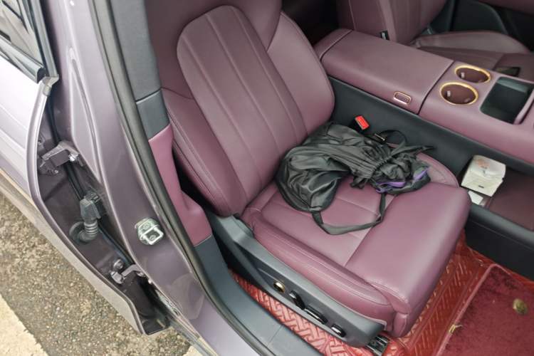Used VOYAH FREE 2025 Model FREE+ Four-Wheel-Drive Qiankun Edition Right Front Seat