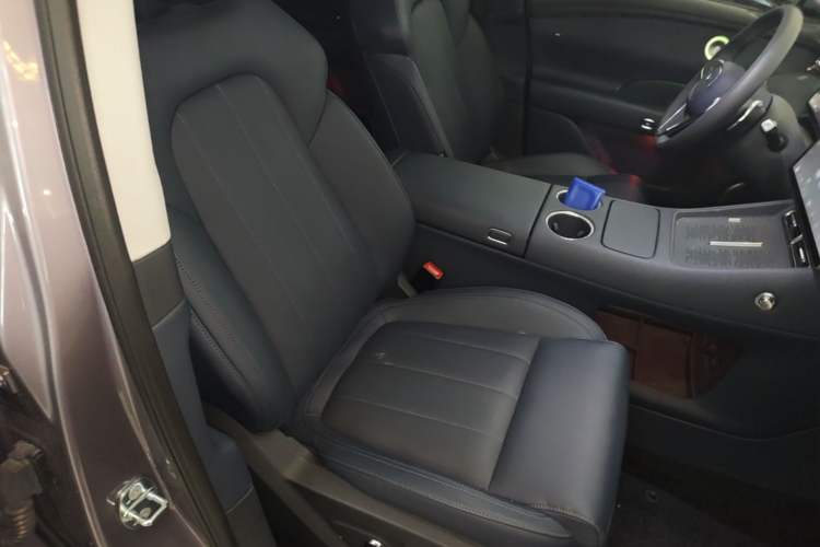 Used VOYAH FREE 2025 Model FREE+ Four-Wheel-Drive Qiankun Edition Right Front Seat