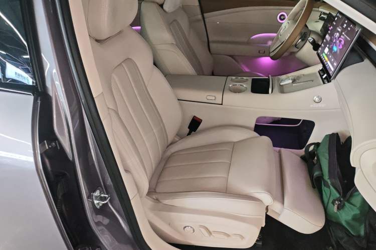Used VOYAH FREE 2025 Model FREE+ Four-Wheel-Drive Qiankun Edition Right Front Seat