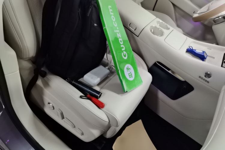 Used VOYAH FREE 2025 Model FREE+ Four-Wheel-Drive Qiankun Edition Right Front Seat