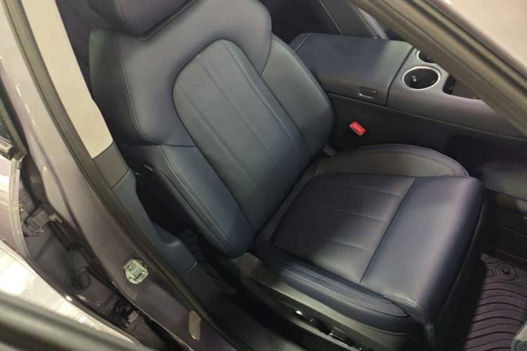 Used VOYAH FREE 2025 Model FREE+ Four-Wheel-Drive Qiankun Edition Right Front Seat