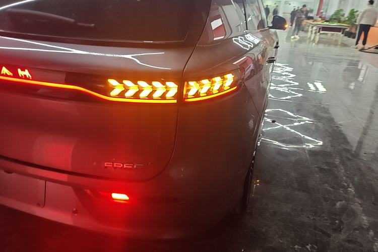 Used VOYAH FREE 2025 Model FREE+ Four-Wheel-Drive Qiankun Edition Right Rear Taillight