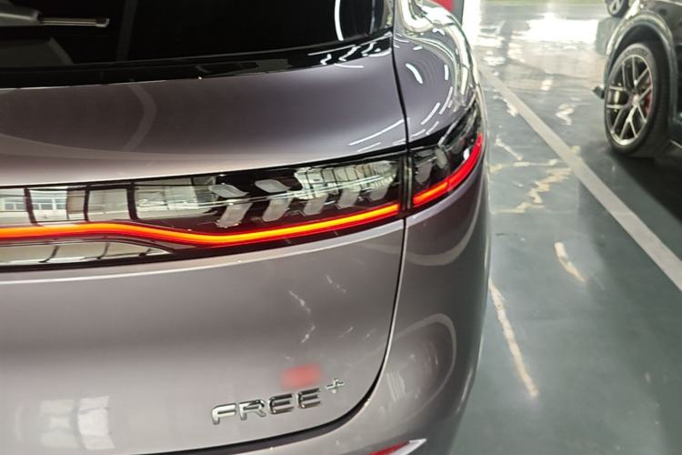 Used VOYAH FREE 2025 Model FREE+ Rear-Drive Qiankun Edition Right Rear Taillight