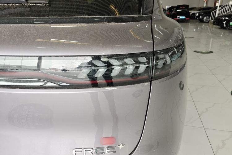 Used VOYAH FREE 2025 Model FREE+ Four-Wheel-Drive Qiankun Edition Right Rear Taillight