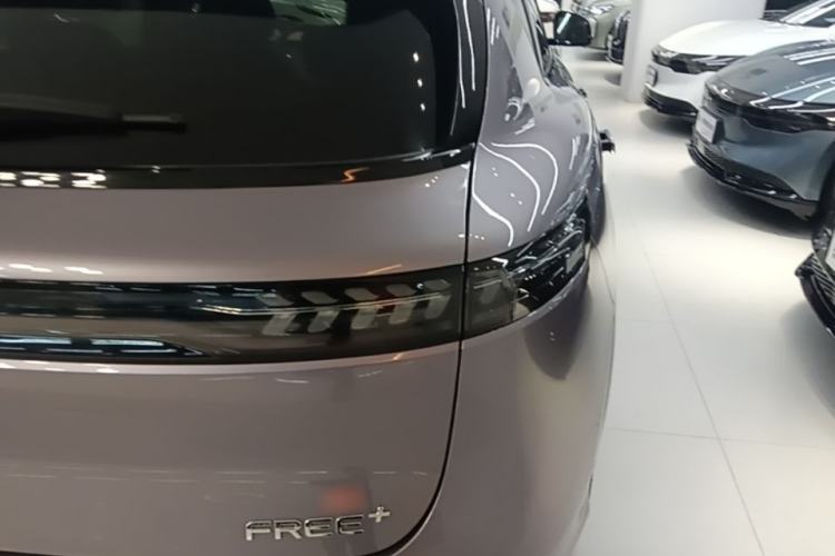 Used VOYAH FREE 2025 Model FREE+ Four-Wheel-Drive Qiankun Edition Right Rear Taillight