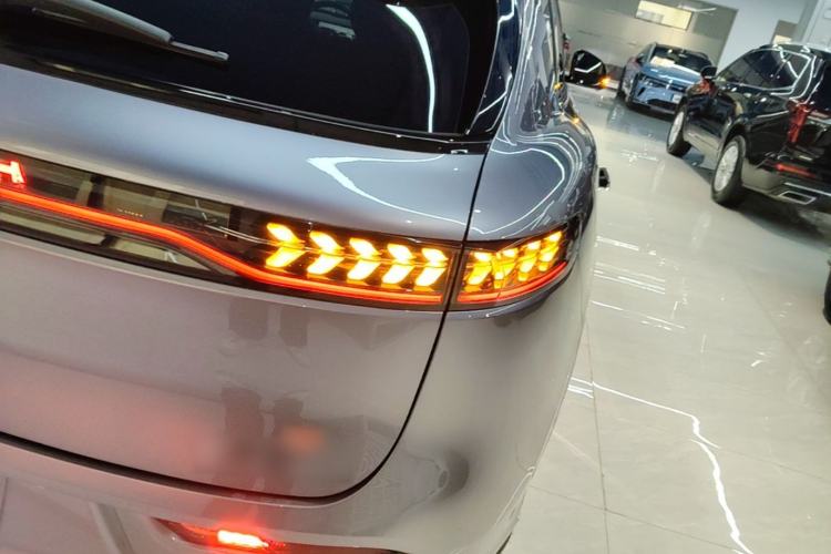 Used VOYAH FREE 2025 Model FREE+ Rear-Drive Qiankun Edition Right Rear Taillight