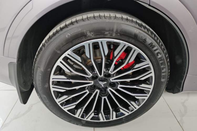 Used VOYAH FREE 2025 Model FREE+ Rear-Drive Qiankun Edition Right Rear Wheel Hub