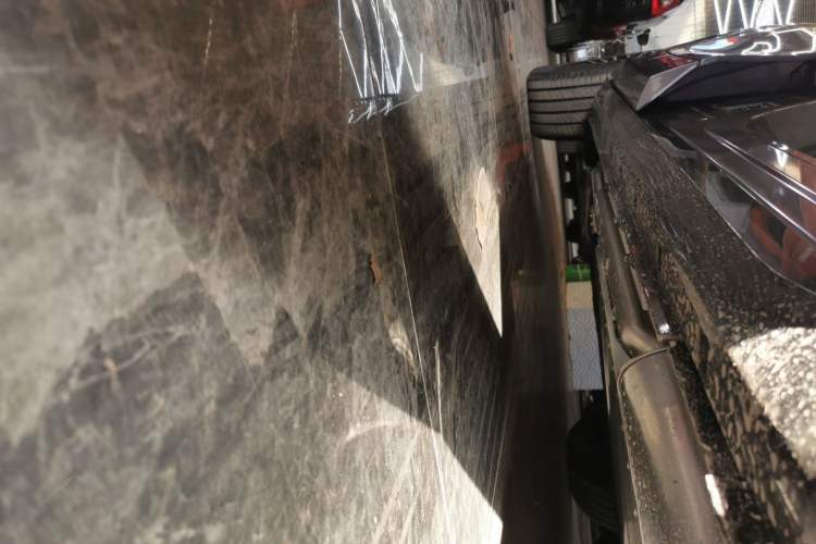 Used VOYAH FREE 2025 Model FREE+ Four-Wheel-Drive Qiankun Edition Right Side Sill