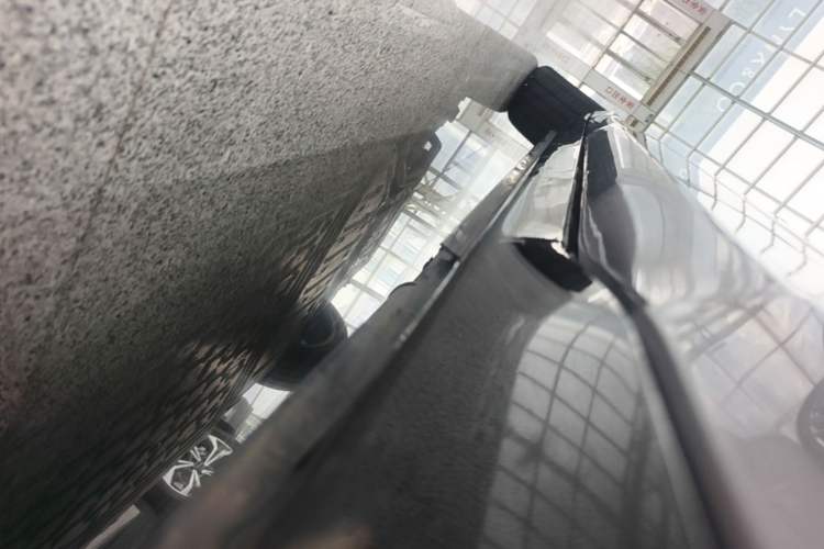 Used VOYAH FREE 2025 Model FREE+ Four-Wheel-Drive Qiankun Edition Right Side Sill