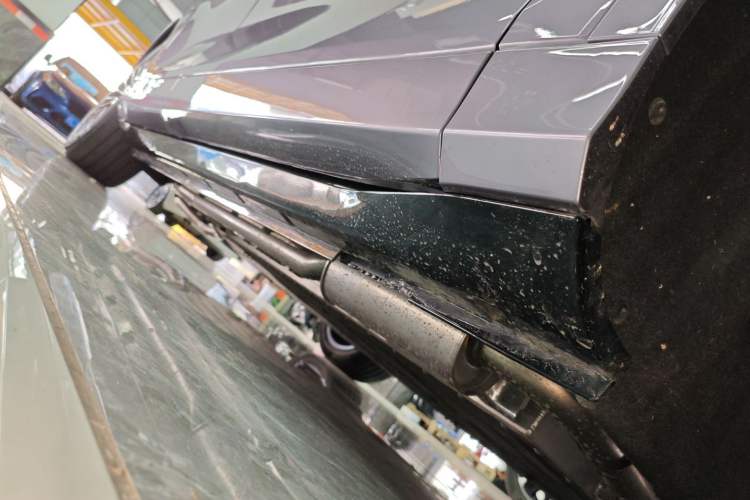Used VOYAH FREE 2025 Model FREE+ Four-Wheel-Drive Qiankun Edition Right Side Sill