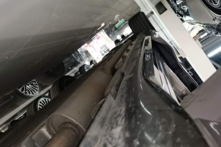 Used VOYAH FREE 2025 Model FREE+ Four-Wheel-Drive Qiankun Edition Right Side Sill