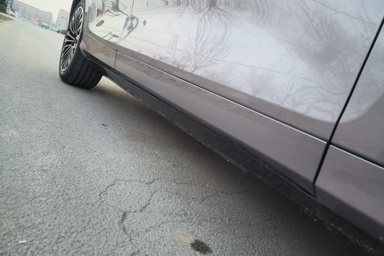 Used VOYAH FREE 2025 Model FREE+ Four-Wheel-Drive Qiankun Edition Right Side Sill