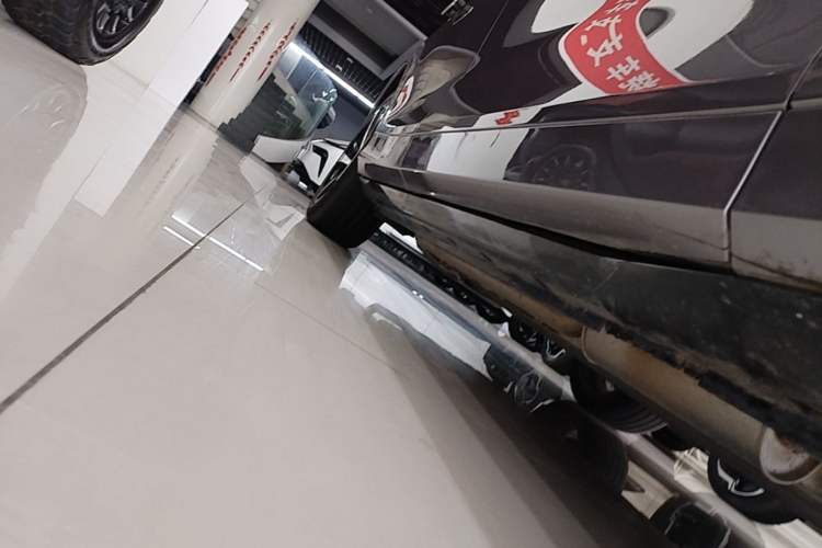 Used VOYAH FREE 2025 Model FREE+ Four-Wheel-Drive Qiankun Edition Right Side Sill