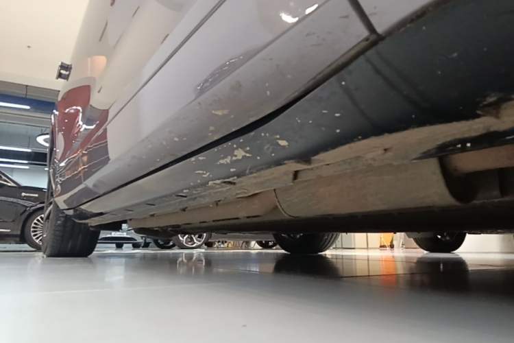 Used VOYAH FREE 2025 Model FREE+ Four-Wheel-Drive Qiankun Edition Right Side Sill