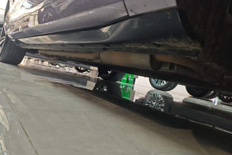 Used VOYAH FREE 2025 Model FREE+ Four-Wheel-Drive Qiankun Edition Right Side Sill