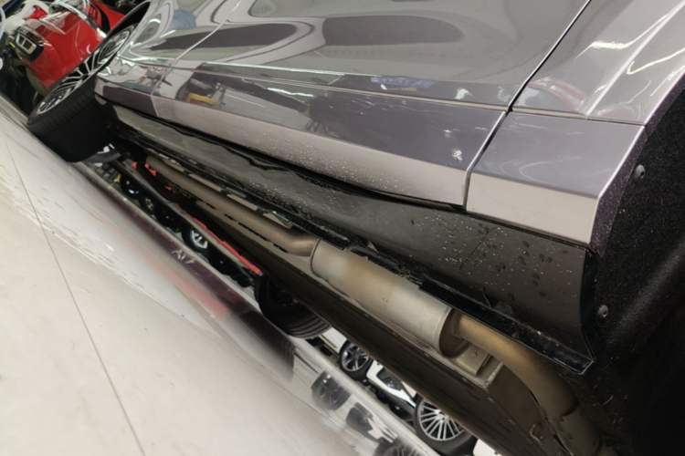 Used VOYAH FREE 2025 Model FREE+ Four-Wheel-Drive Qiankun Edition Right Side Sill