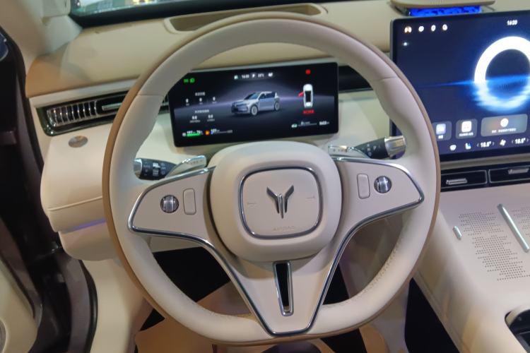 Used VOYAH FREE 2025 Model FREE+ Four-Wheel-Drive Qiankun Edition Steering Wheel