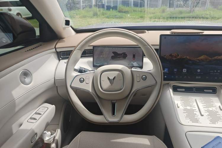 Used VOYAH FREE 2025 Model FREE+ Four-Wheel-Drive Qiankun Edition Steering Wheel