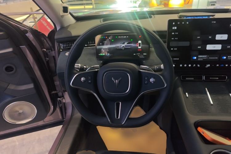 Used VOYAH FREE 2025 Model FREE+ Four-Wheel-Drive Qiankun Edition Steering Wheel