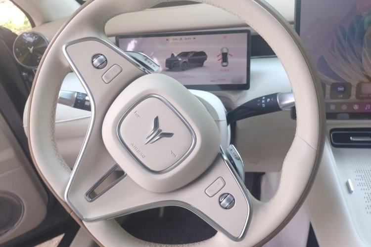 Used VOYAH FREE 2025 Model FREE+ Four-Wheel-Drive Qiankun Edition Steering Wheel