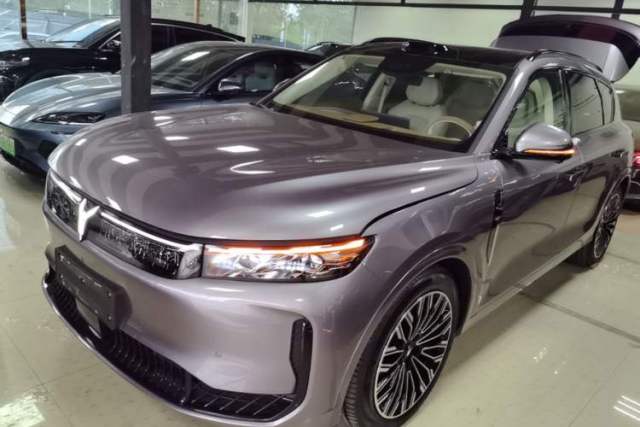 Used VOYAH FREE 2025 Model FREE+ Four-Wheel-Drive Qiankun Edition