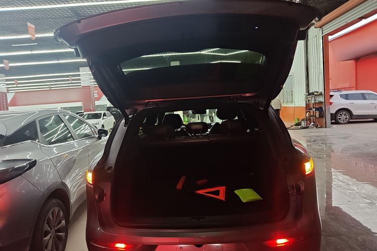 Used VOYAH FREE 2025 Model FREE+ Four-Wheel-Drive Qiankun Edition Trunk