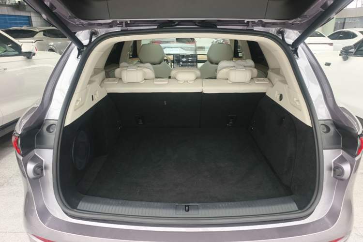 Used VOYAH FREE 2025 Model FREE+ Four-Wheel-Drive Qiankun Edition Trunk