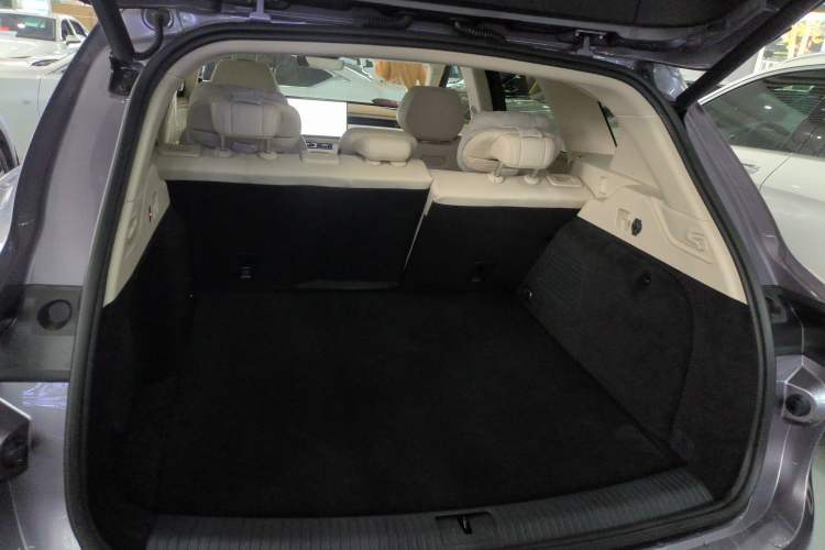 Used VOYAH FREE 2025 Model FREE+ Four-Wheel-Drive Qiankun Edition Trunk