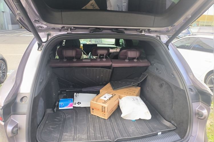Used VOYAH FREE 2025 Model FREE+ Four-Wheel-Drive Qiankun Edition Trunk